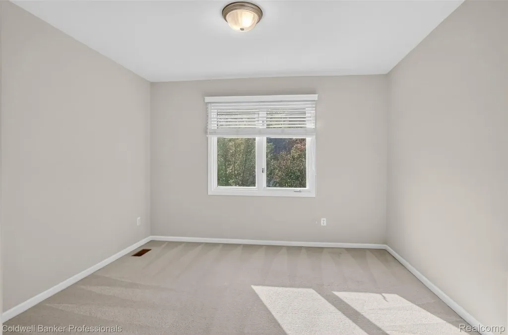 1357 Kentfield Drive Rochester City MI 48307