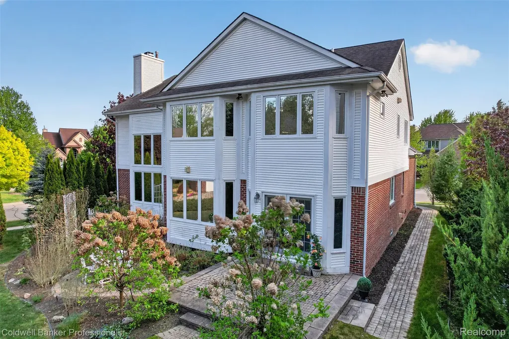 1357 Kentfield Drive Rochester City MI 48307