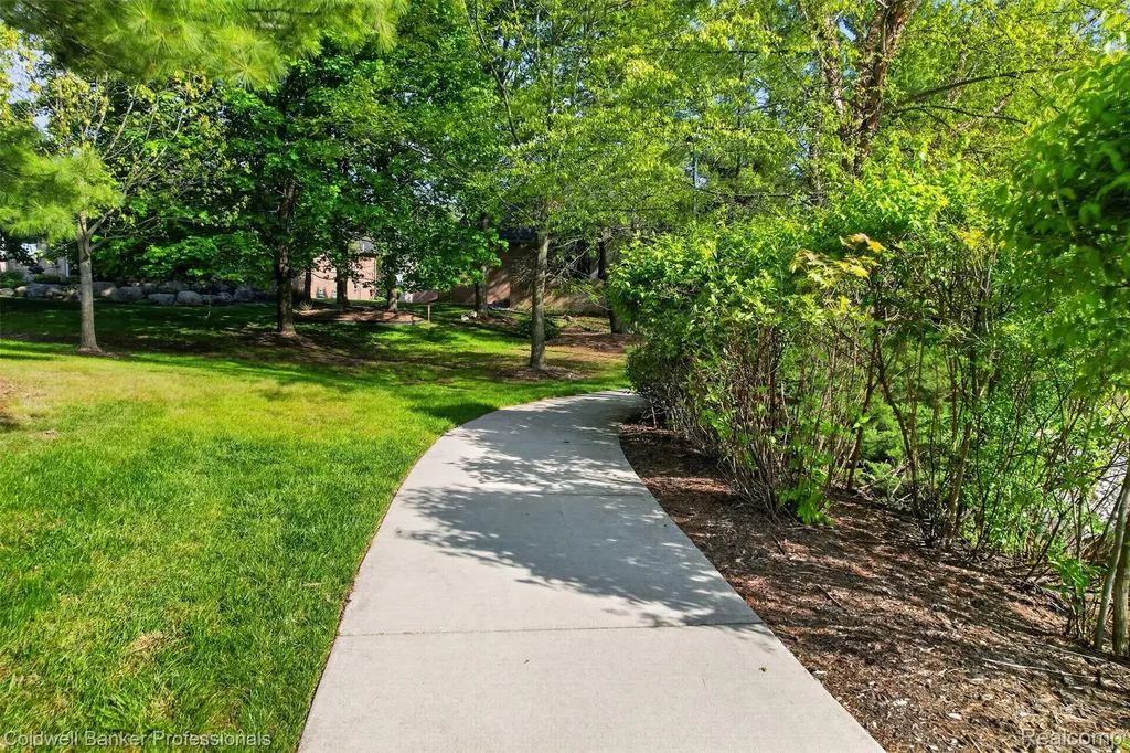 1357 Kentfield Drive Rochester City MI 48307