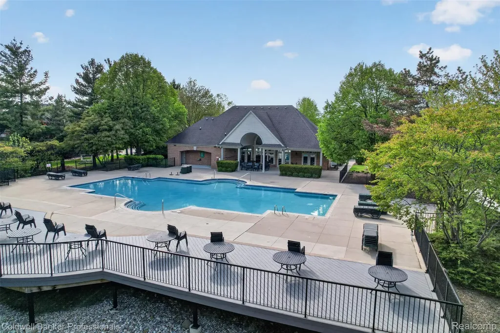 1357 Kentfield Drive Rochester City MI 48307