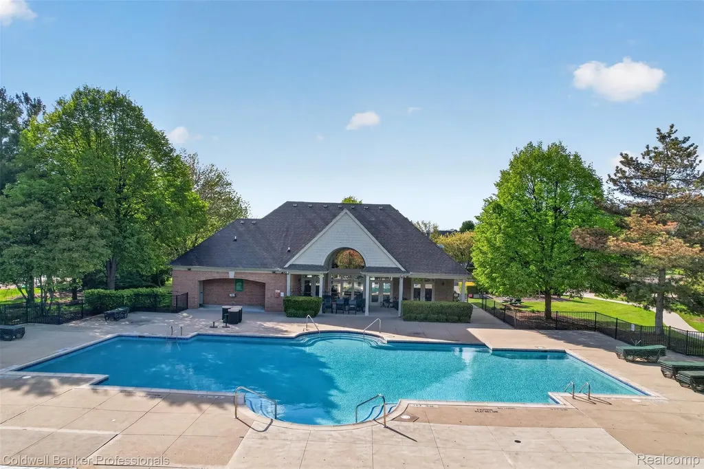 1357 Kentfield Drive Rochester City MI 48307