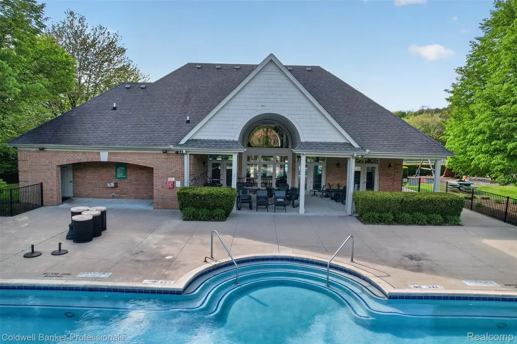1357 Kentfield Drive Rochester City MI 48307