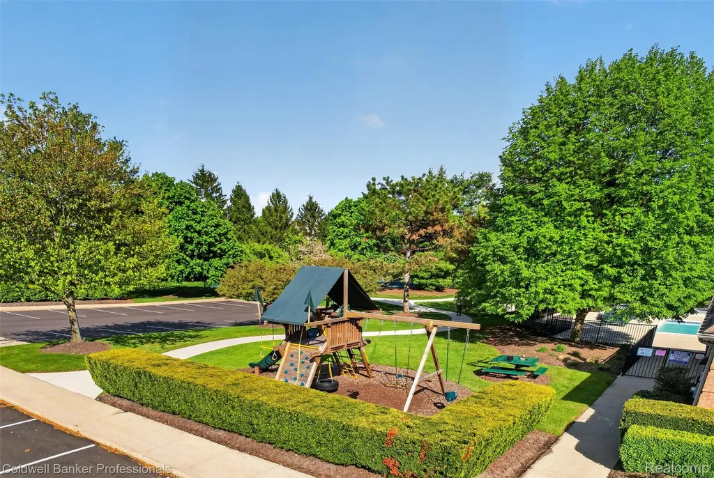 1357 Kentfield Drive Rochester City MI 48307