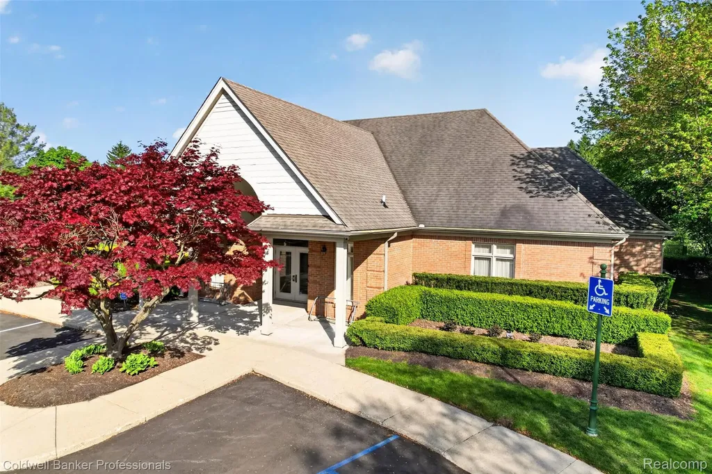 1357 Kentfield Drive Rochester City MI 48307