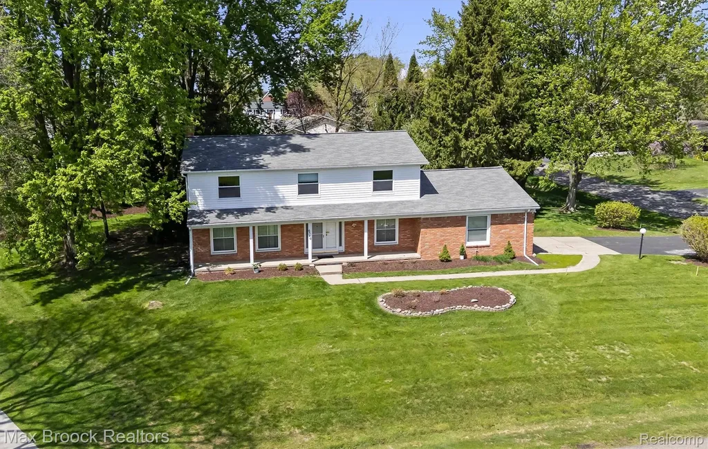 6540 Alderley Way West Bloomfield Charter Township MI 48322