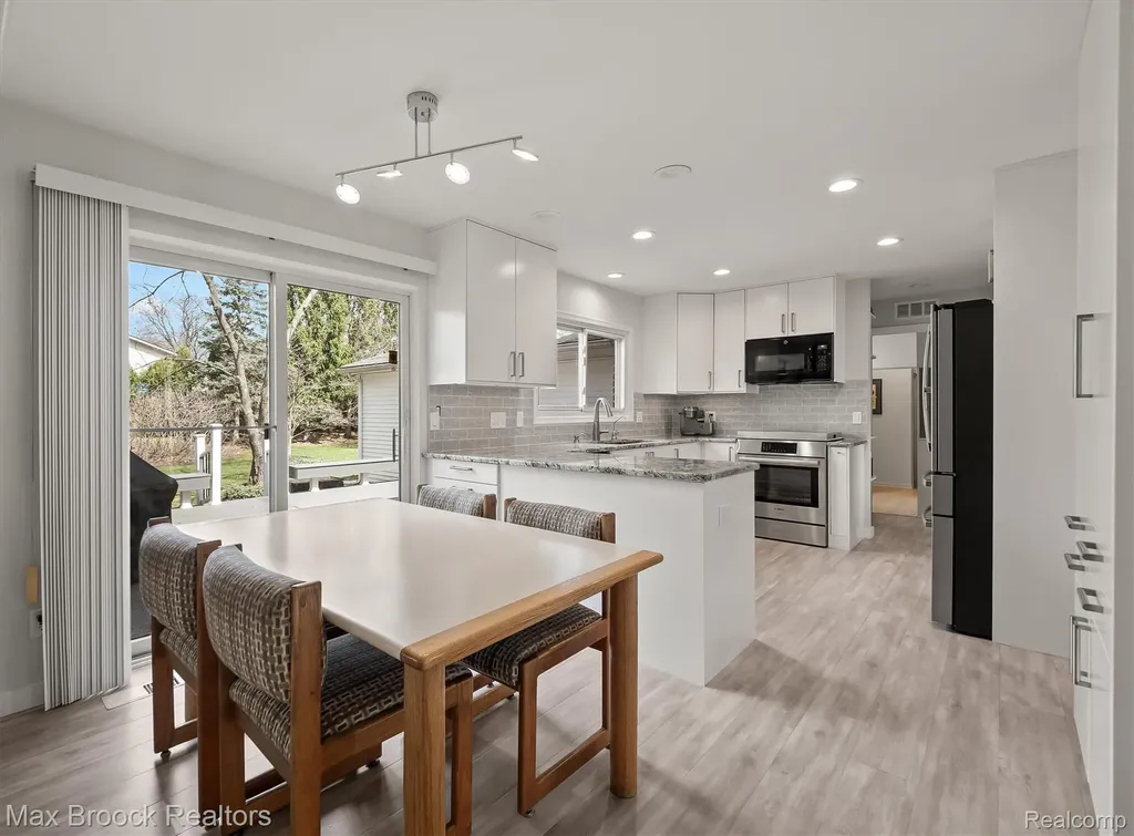 6540 Alderley Way West Bloomfield Charter Township MI 48322