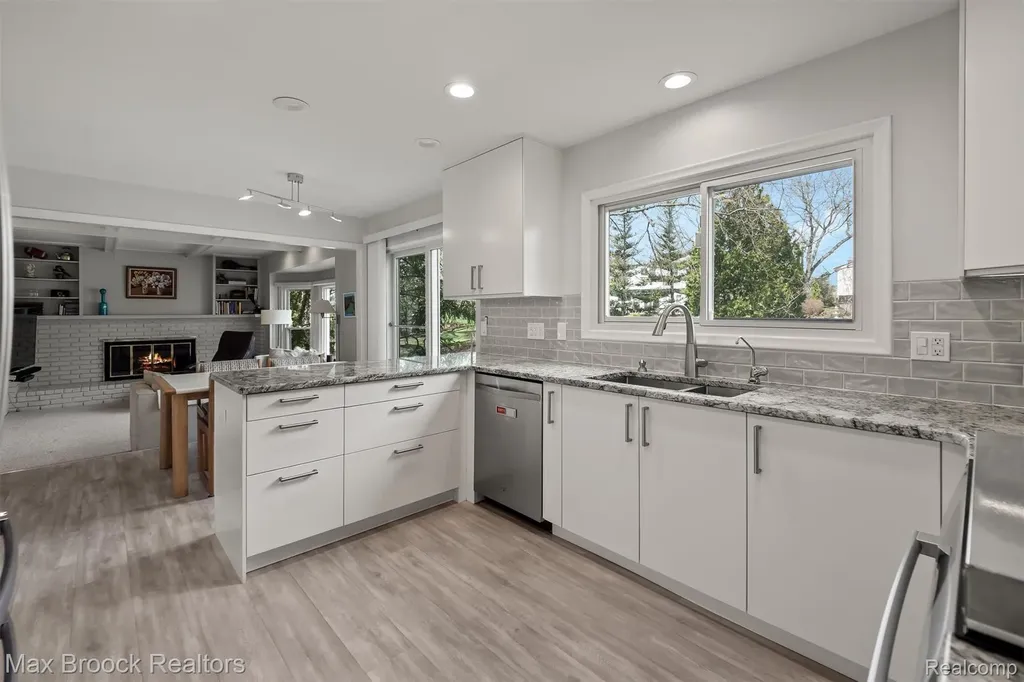 6540 Alderley Way West Bloomfield Charter Township MI 48322