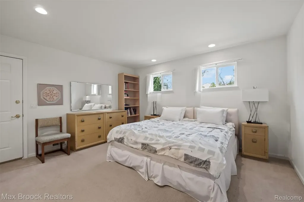 6540 Alderley Way West Bloomfield Charter Township MI 48322