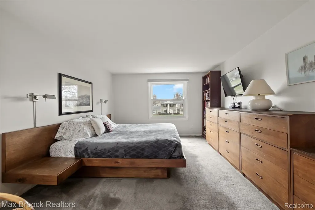 6540 Alderley Way West Bloomfield Charter Township MI 48322