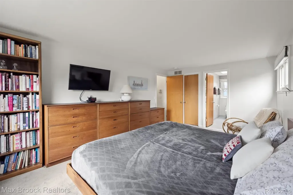6540 Alderley Way West Bloomfield Charter Township MI 48322