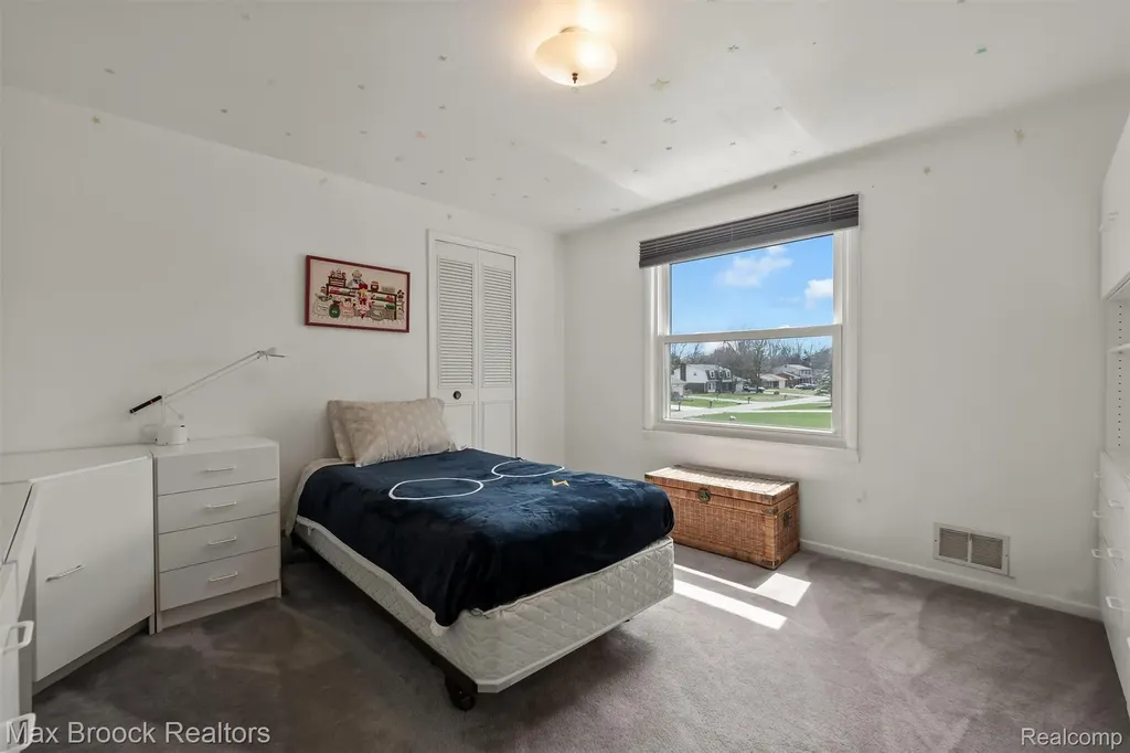 6540 Alderley Way West Bloomfield Charter Township MI 48322