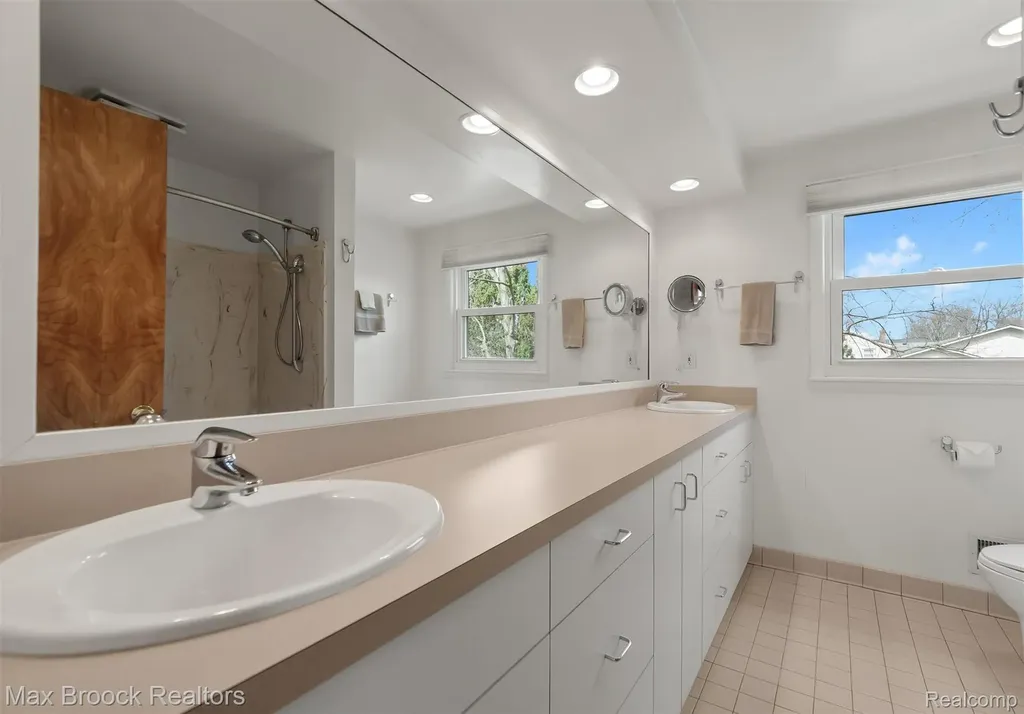 6540 Alderley Way West Bloomfield Charter Township MI 48322