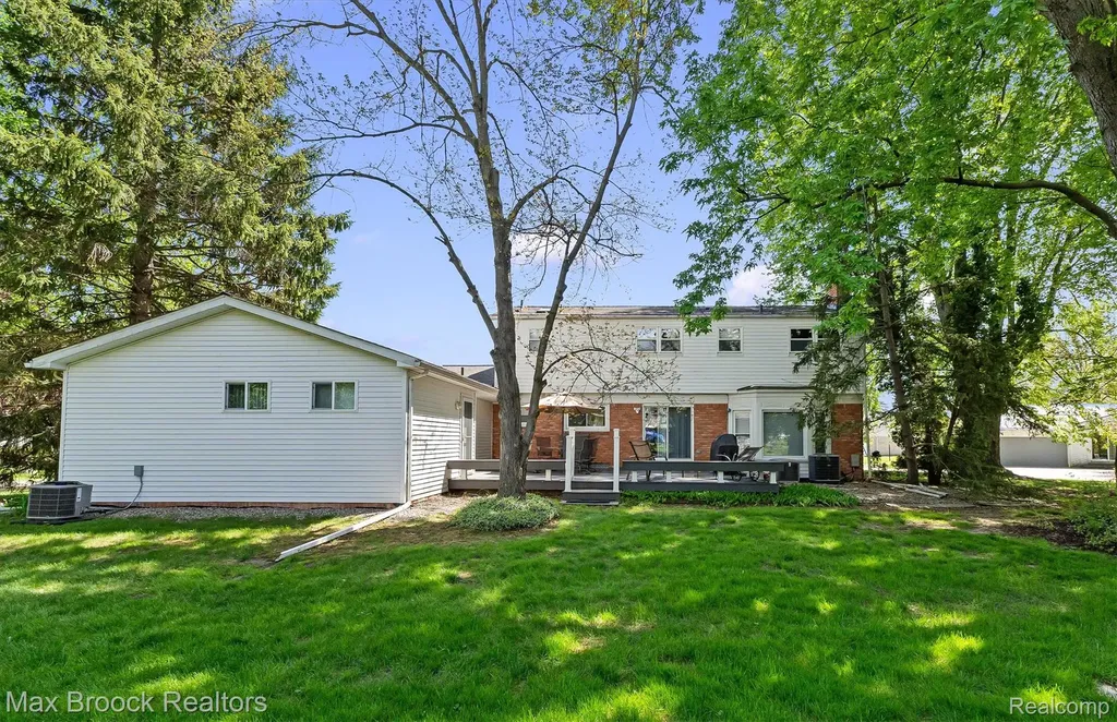 6540 Alderley Way West Bloomfield Charter Township MI 48322