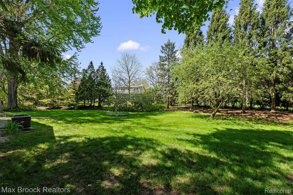 6540 Alderley Way West Bloomfield Charter Township MI 48322