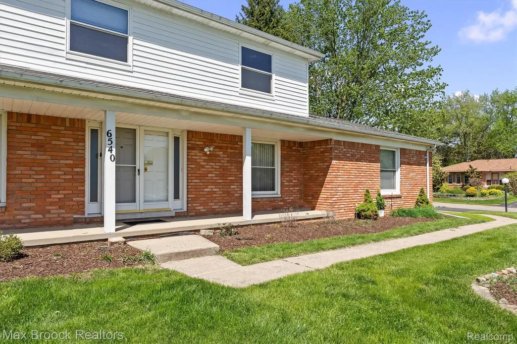 6540 Alderley Way West Bloomfield Charter Township MI 48322