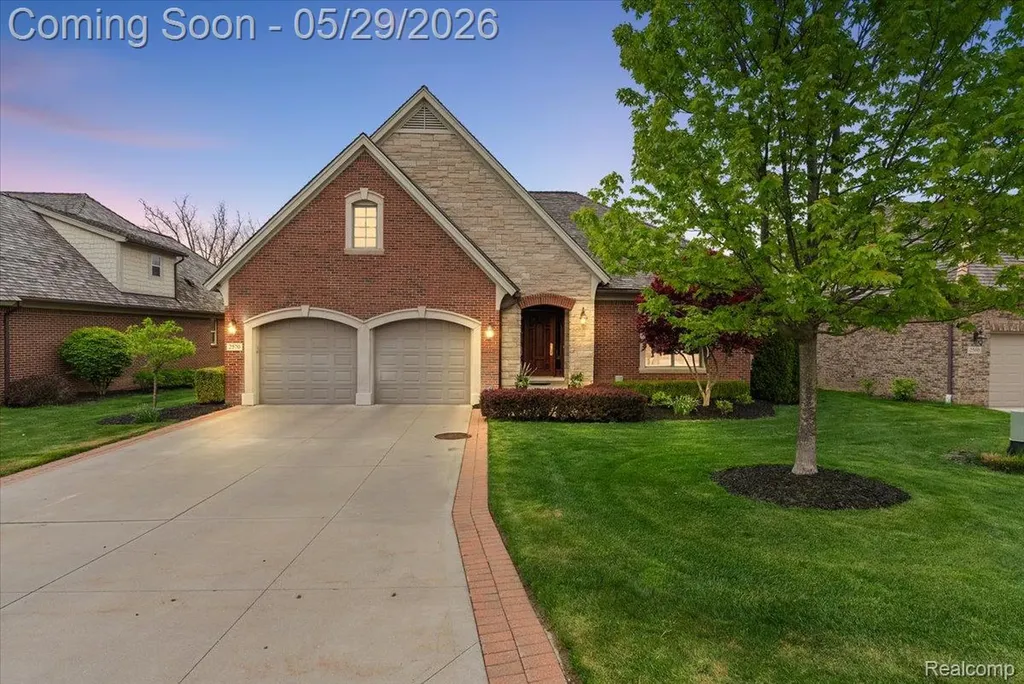 2570 Stoneykirk Court Oakland Charter Township MI 48306