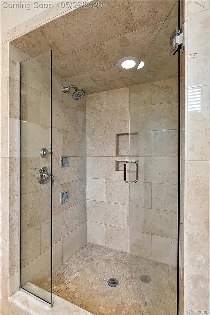2570 Stoneykirk Court Oakland Charter Township MI 48306