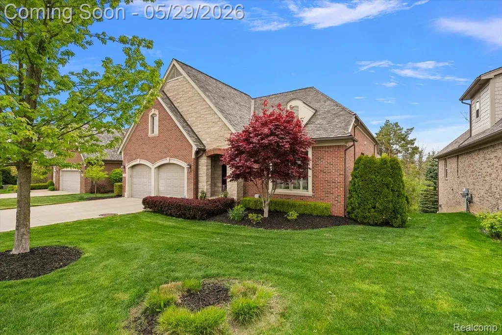 2570 Stoneykirk Court Oakland Charter Township MI 48306