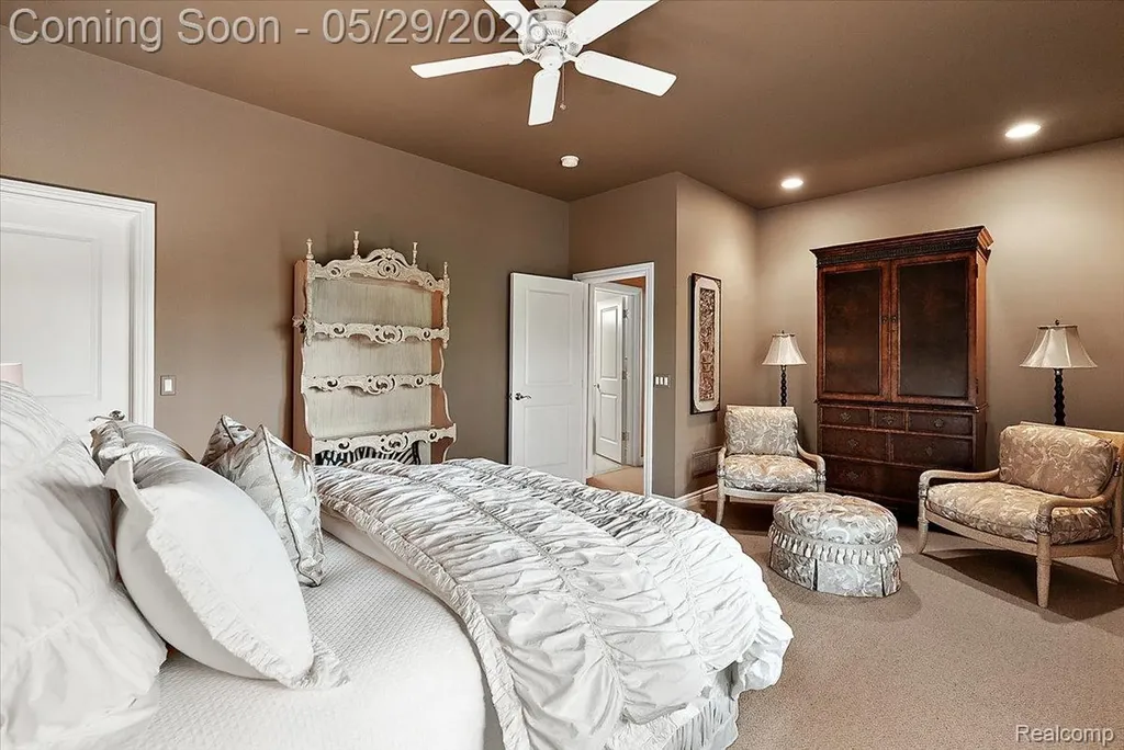 2570 Stoneykirk Court Oakland Charter Township MI 48306