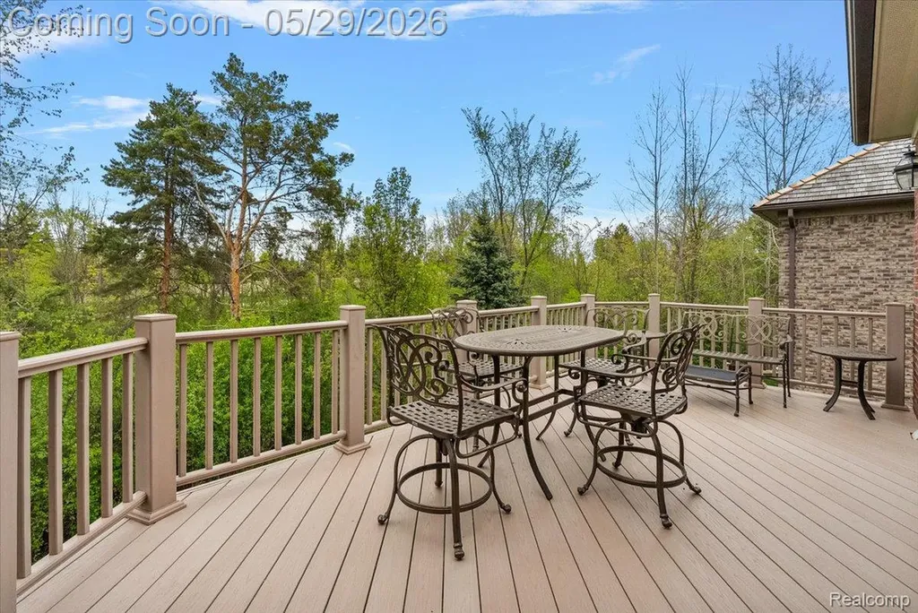 2570 Stoneykirk Court Oakland Charter Township MI 48306