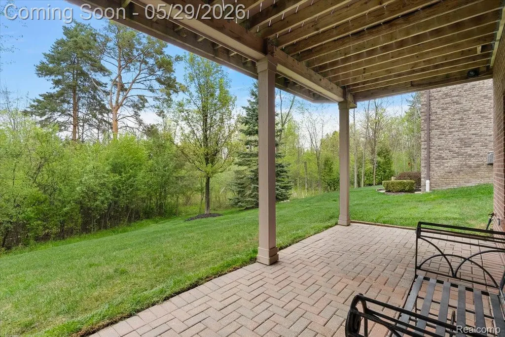 2570 Stoneykirk Court Oakland Charter Township MI 48306
