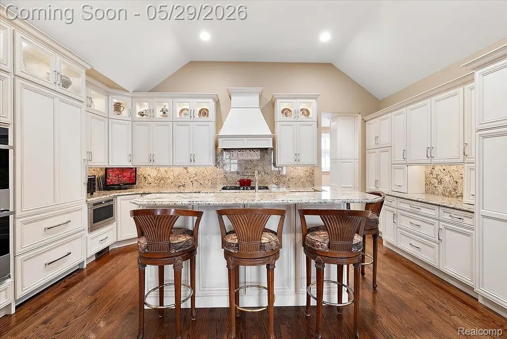 2570 Stoneykirk Court Oakland Charter Township MI 48306