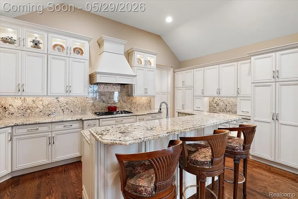2570 Stoneykirk Court Oakland Charter Township MI 48306