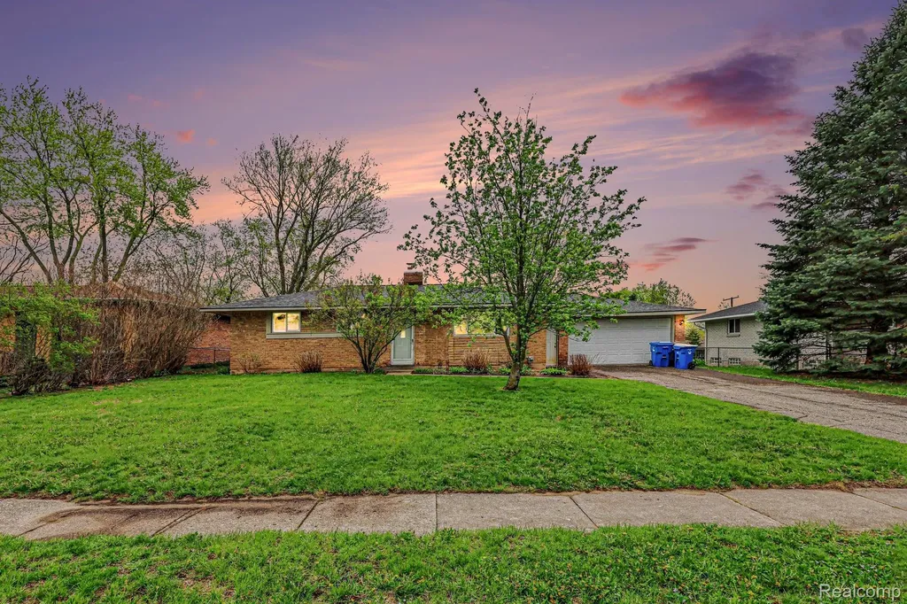 3688 Breaker Street Waterford Charter Township MI 48329