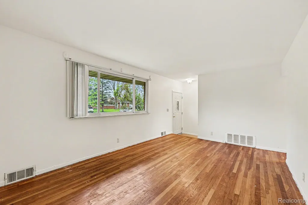 3688 Breaker Street Waterford Charter Township MI 48329