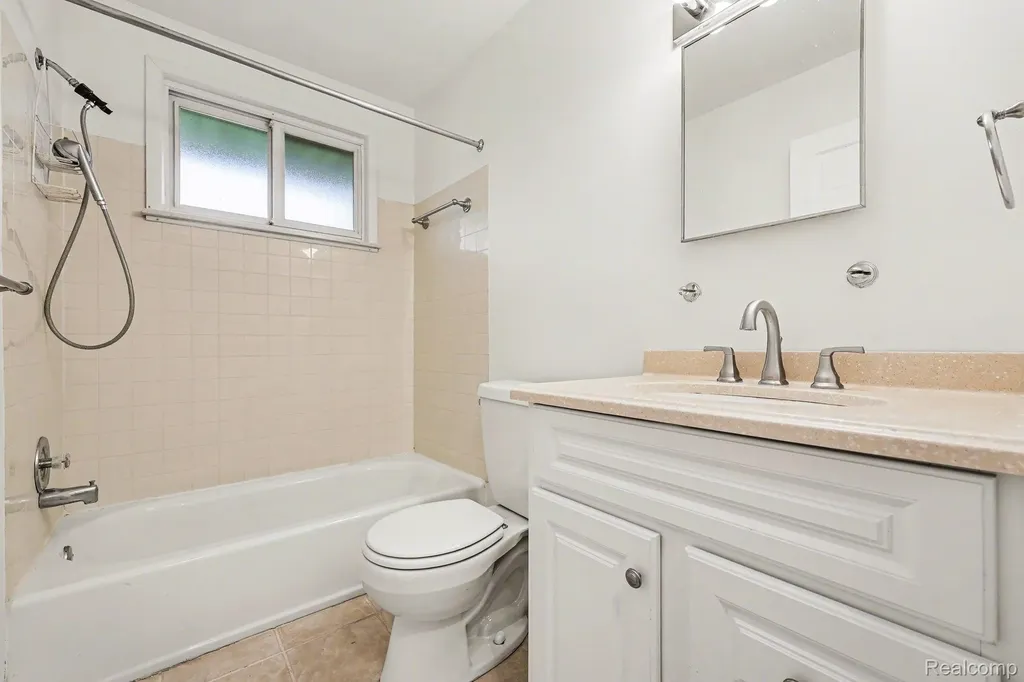 3688 Breaker Street Waterford Charter Township MI 48329