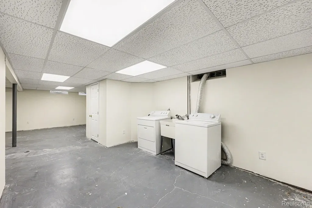 3688 Breaker Street Waterford Charter Township MI 48329