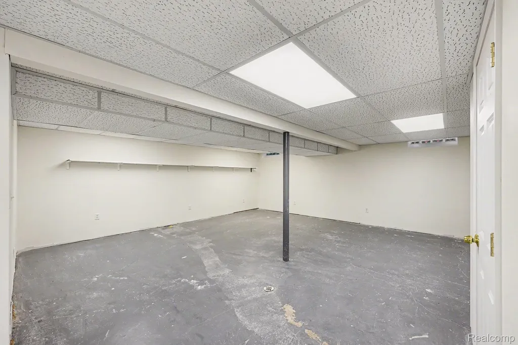 3688 Breaker Street Waterford Charter Township MI 48329