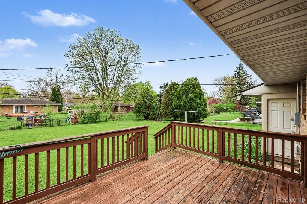 3688 Breaker Street Waterford Charter Township MI 48329