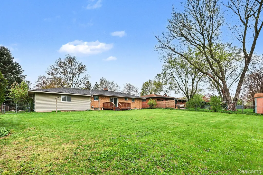 3688 Breaker Street Waterford Charter Township MI 48329