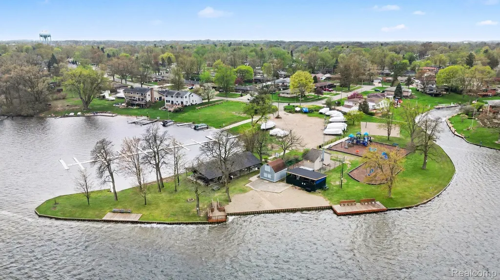 3688 Breaker Street Waterford Charter Township MI 48329