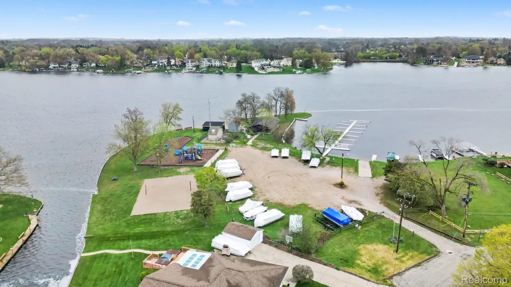 3688 Breaker Street Waterford Charter Township MI 48329
