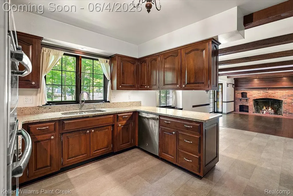 32845 Long Bow Court Beverly Hills Village MI 48025
