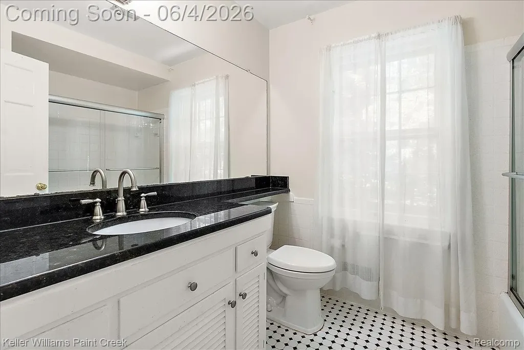 32845 Long Bow Court Beverly Hills Village MI 48025