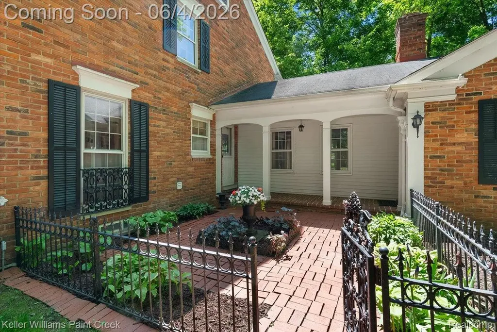 32845 Long Bow Court Beverly Hills Village MI 48025