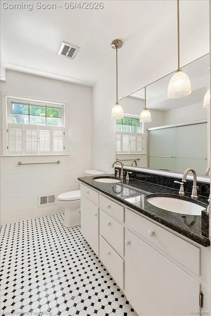 32845 Long Bow Court Beverly Hills Village MI 48025