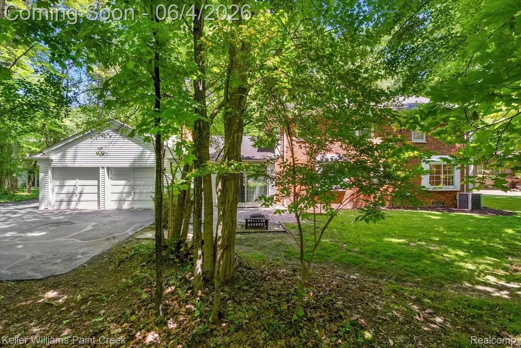 32845 Long Bow Court Beverly Hills Village MI 48025