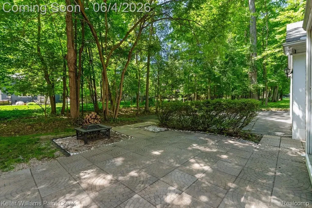 32845 Long Bow Court Beverly Hills Village MI 48025
