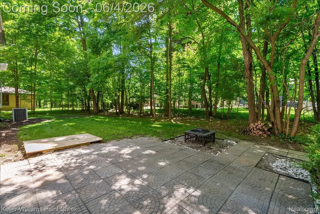 32845 Long Bow Court Beverly Hills Village MI 48025