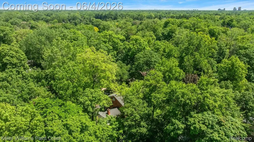 32845 Long Bow Court Beverly Hills Village MI 48025