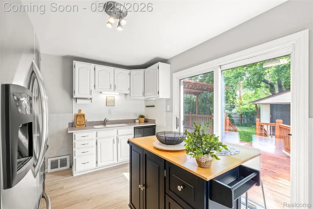 1019 Hoffman Avenue Royal Oak City MI 48067