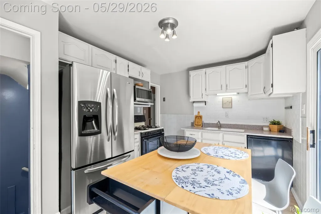 1019 Hoffman Avenue Royal Oak City MI 48067