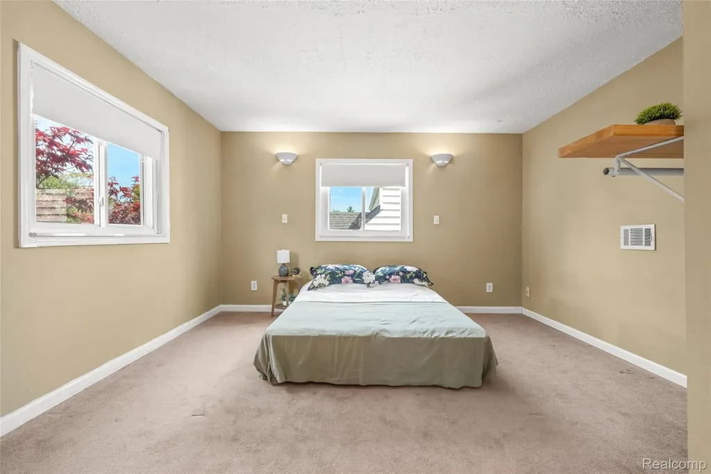 1019 Hoffman Avenue Royal Oak City MI 48067