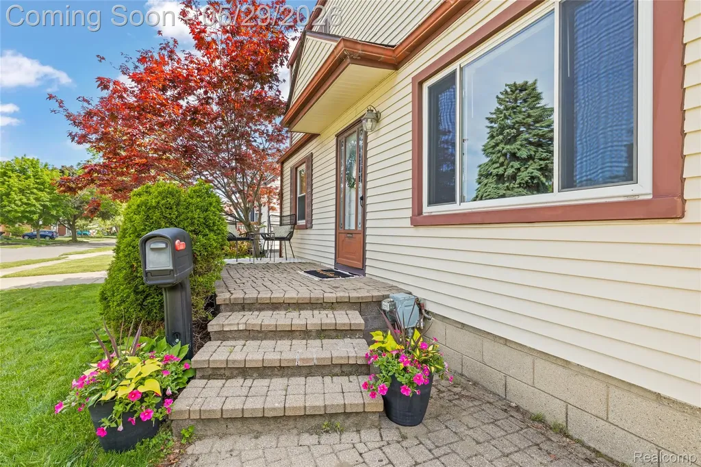 1019 Hoffman Avenue Royal Oak City MI 48067