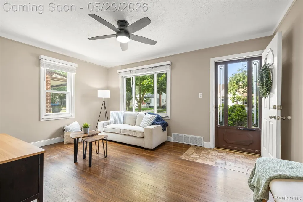 1019 Hoffman Avenue Royal Oak City MI 48067