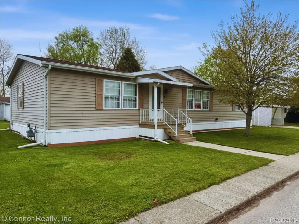 3333 Ravenswood Road Marysville City MI 48040
